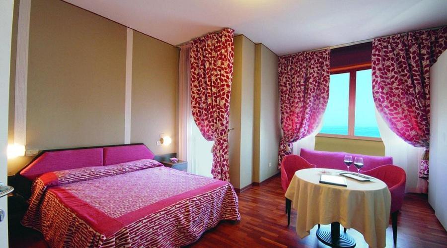 Nouvel Hotel Des Bains Pesaro Ngoại thất bức ảnh